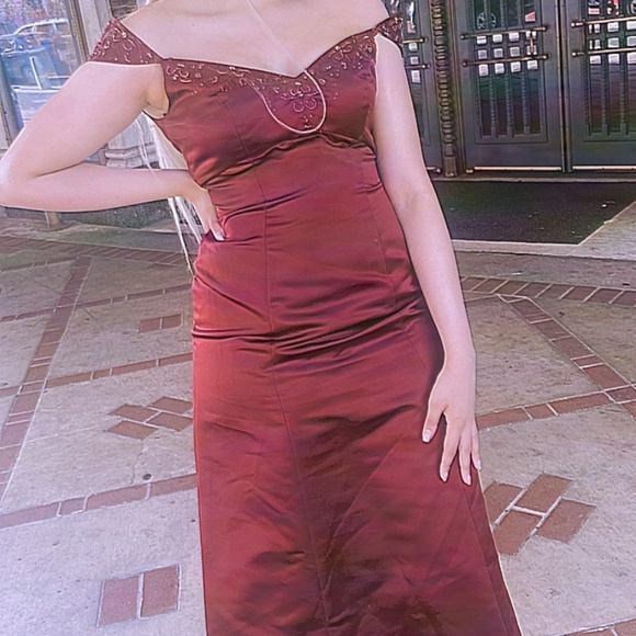 Maroon Prom Dress - Picture 1 of 4